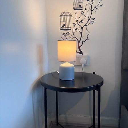 Modern Room In A 4 Bedroom Flat In London, Shared Bathroom! Εξωτερικό φωτογραφία