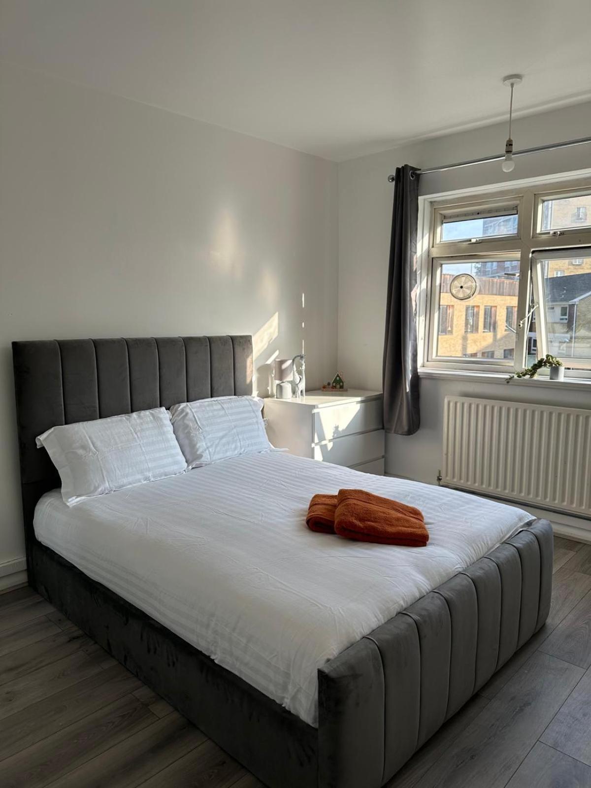 Modern Room In A 4 Bedroom Flat In London, Shared Bathroom! Εξωτερικό φωτογραφία