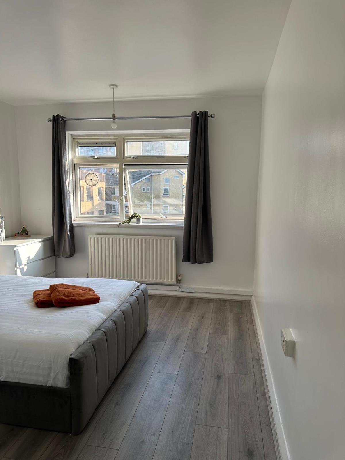 Modern Room In A 4 Bedroom Flat In London, Shared Bathroom! Εξωτερικό φωτογραφία