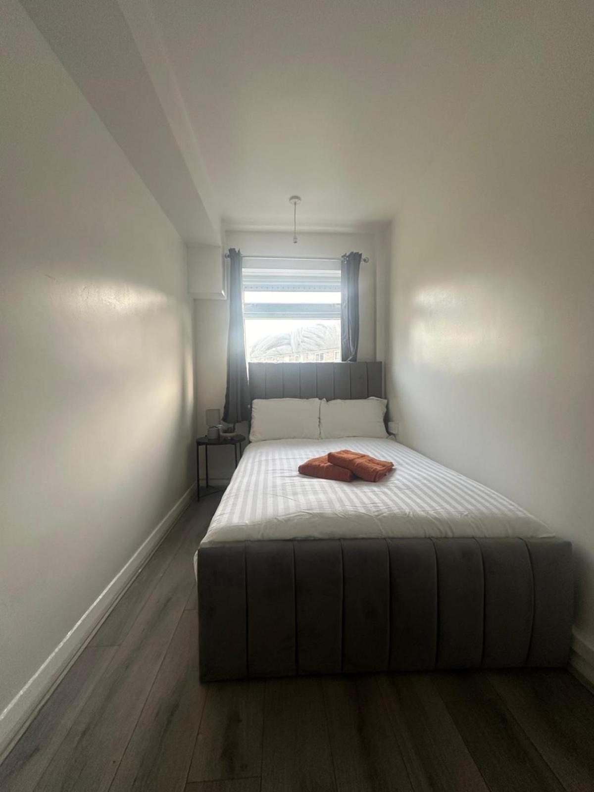 Modern Room In A 4 Bedroom Flat In London, Shared Bathroom! Εξωτερικό φωτογραφία