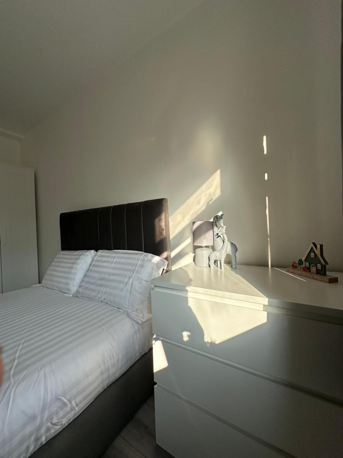 Modern Room In A 4 Bedroom Flat In London, Shared Bathroom! Εξωτερικό φωτογραφία