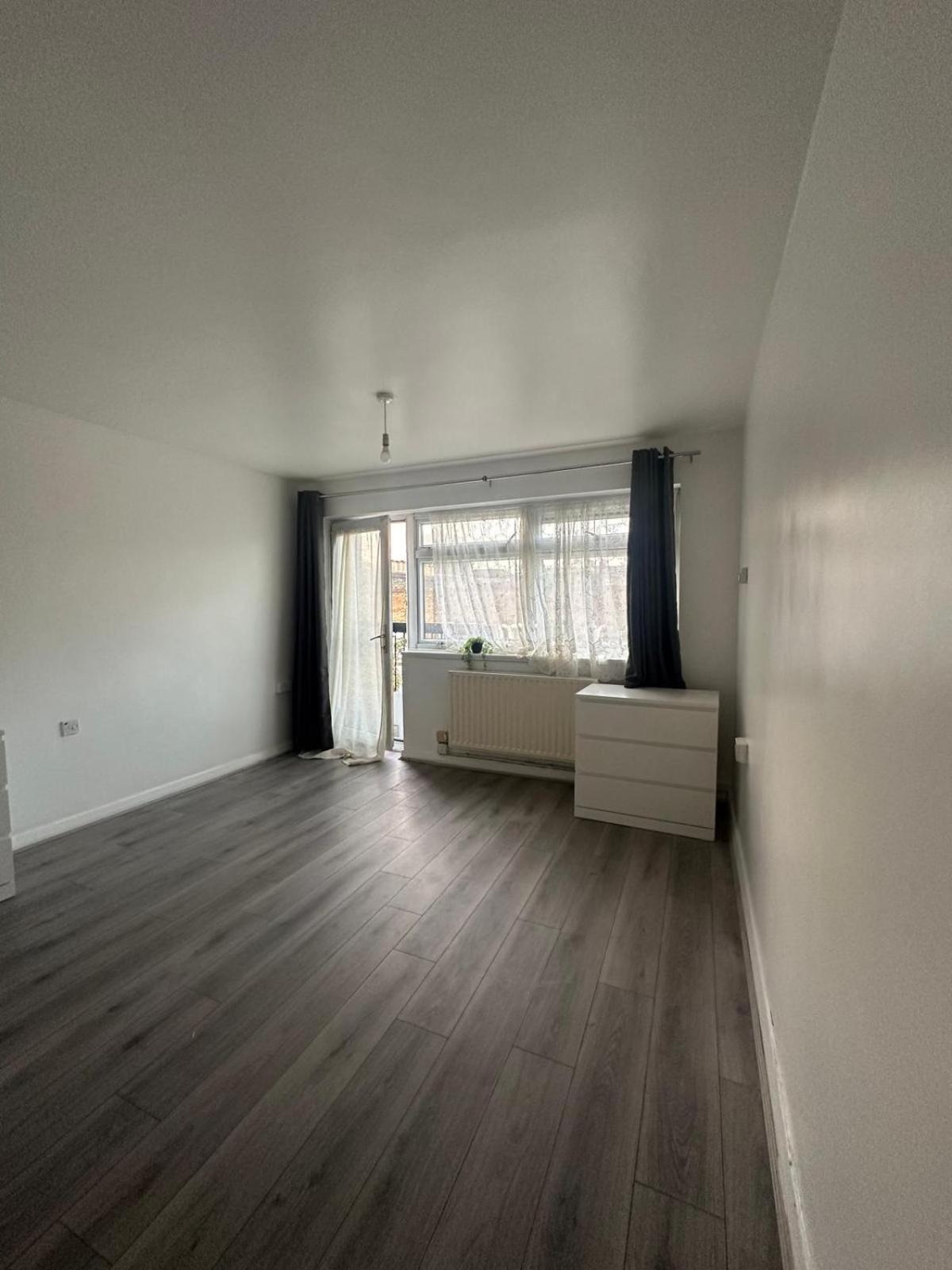 Modern Room In A 4 Bedroom Flat In London, Shared Bathroom! Εξωτερικό φωτογραφία