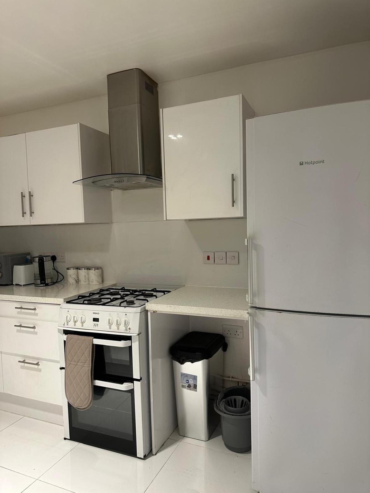 Modern Room In A 4 Bedroom Flat In London, Shared Bathroom! Εξωτερικό φωτογραφία