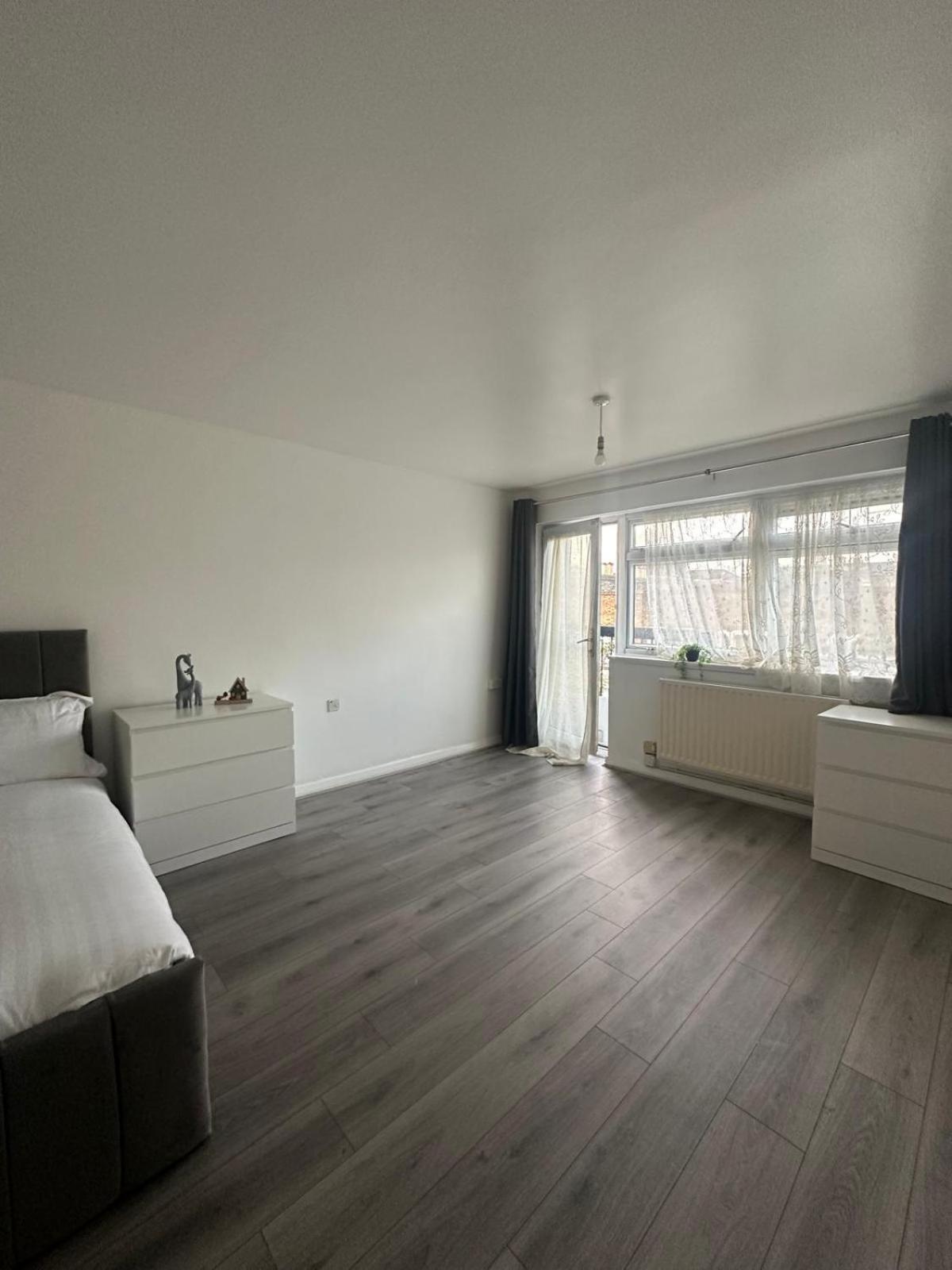 Modern Room In A 4 Bedroom Flat In London, Shared Bathroom! Εξωτερικό φωτογραφία