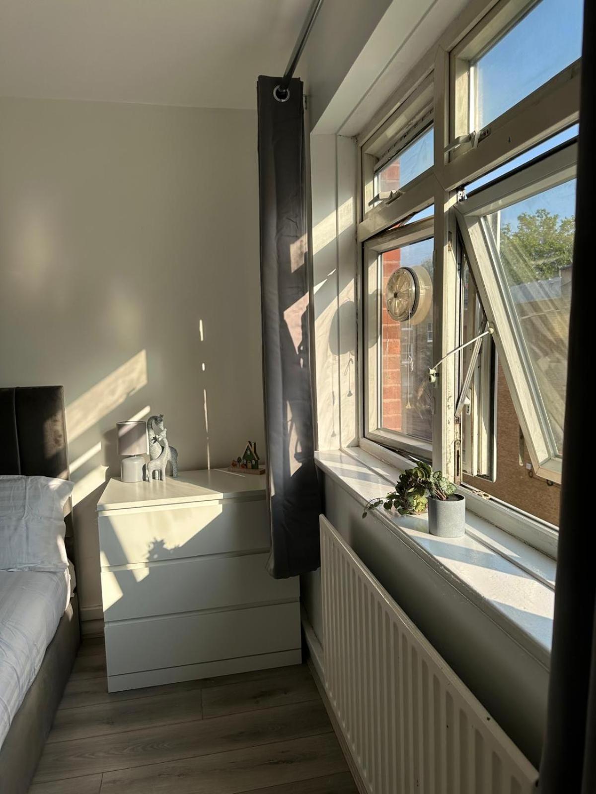 Modern Room In A 4 Bedroom Flat In London, Shared Bathroom! Εξωτερικό φωτογραφία