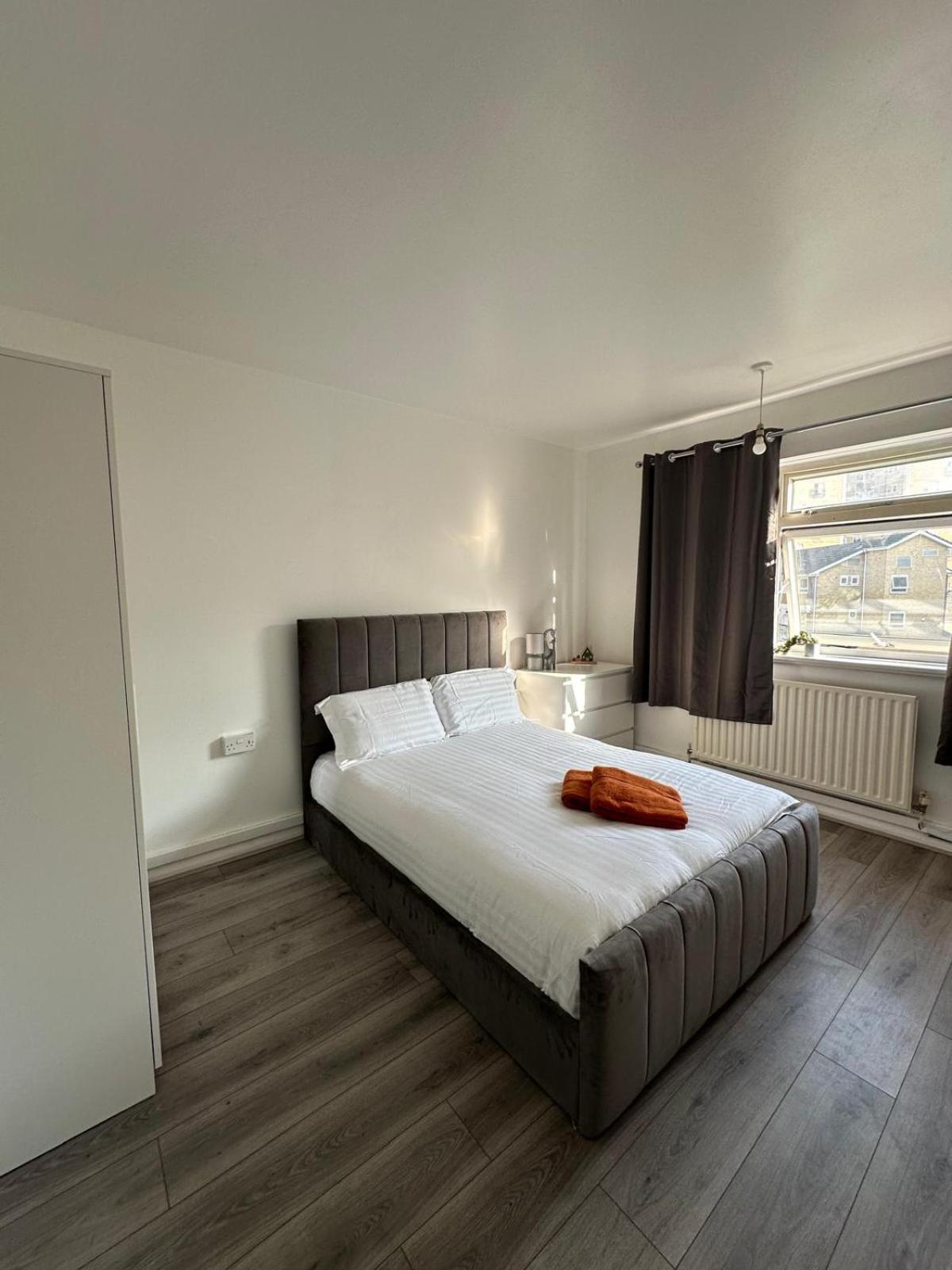 Modern Room In A 4 Bedroom Flat In London, Shared Bathroom! Εξωτερικό φωτογραφία