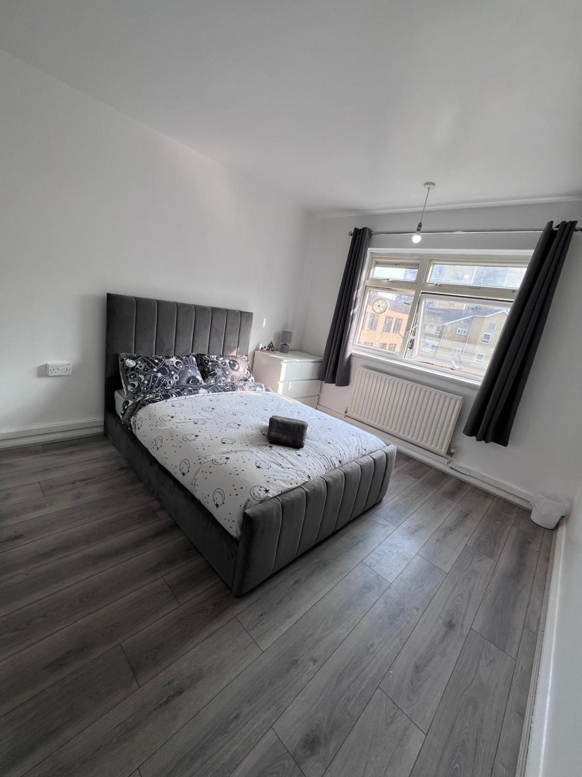 Modern Room In A 4 Bedroom Flat In London, Shared Bathroom! Εξωτερικό φωτογραφία