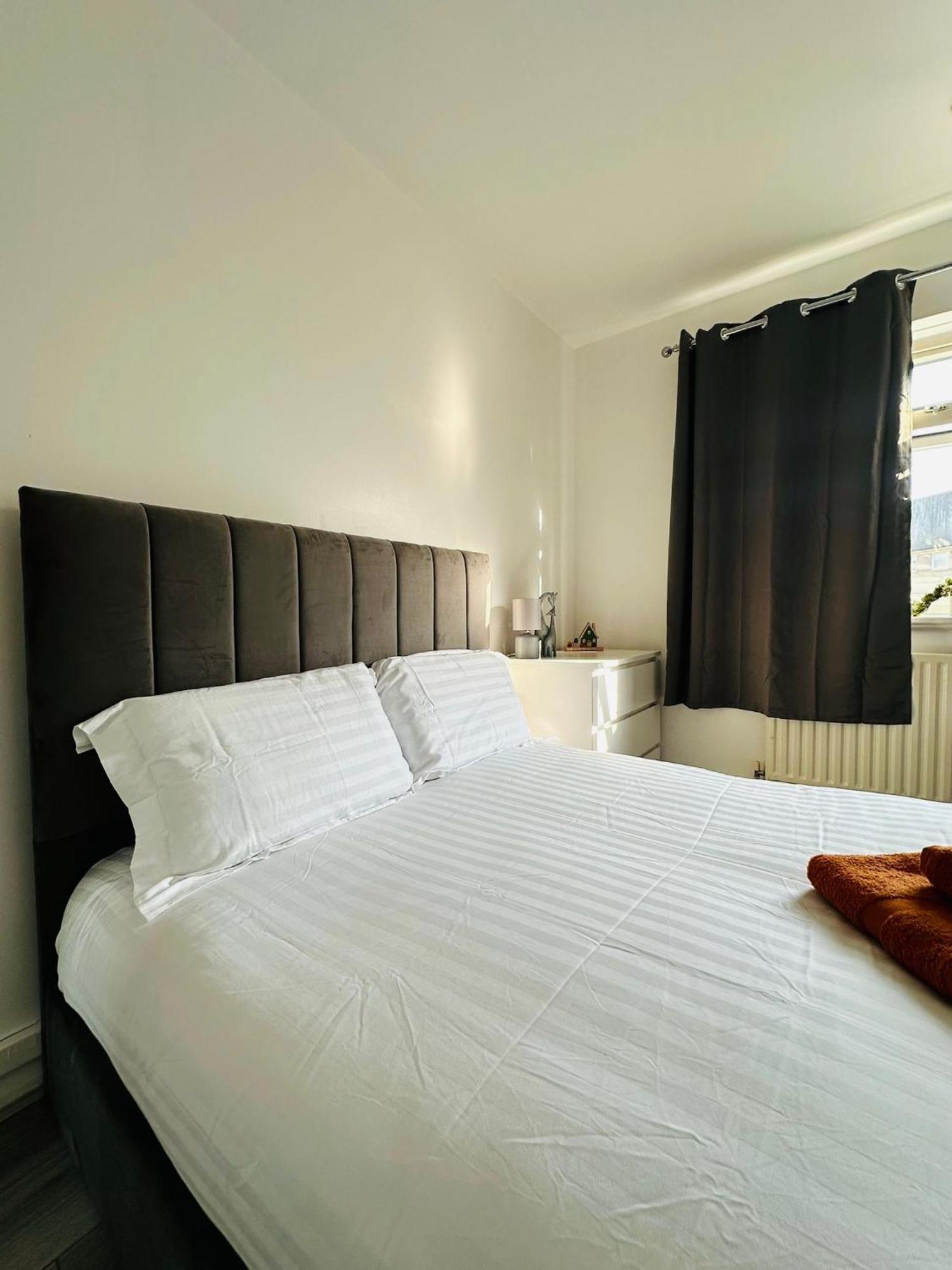 Modern Room In A 4 Bedroom Flat In London, Shared Bathroom! Εξωτερικό φωτογραφία