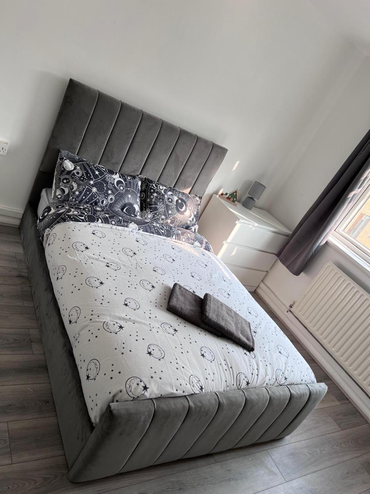 Modern Room In A 4 Bedroom Flat In London, Shared Bathroom! Εξωτερικό φωτογραφία